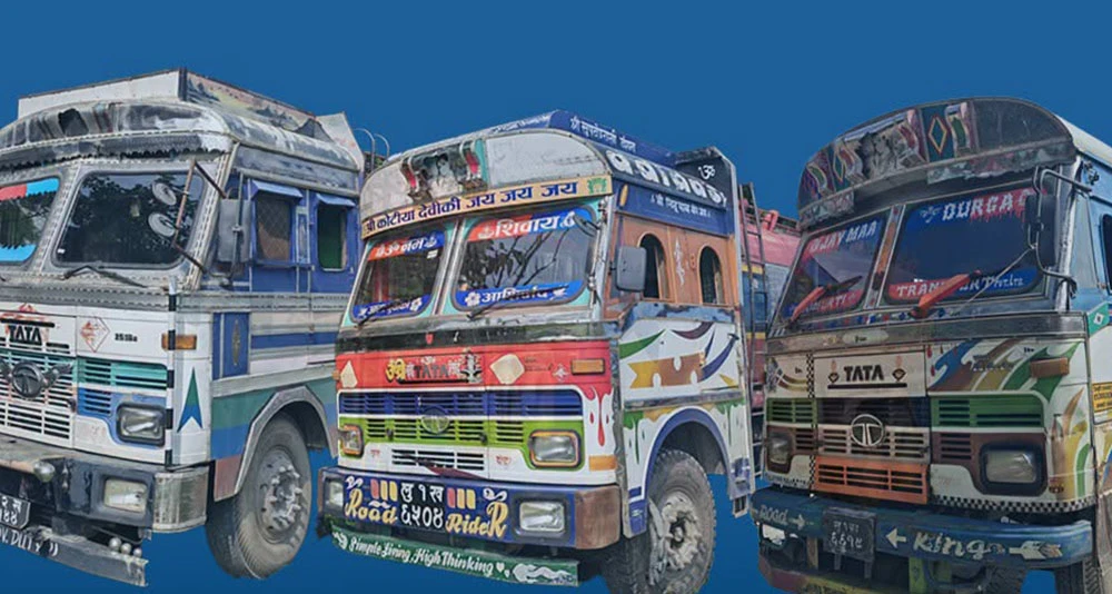 मोटरसाइकल चोरीमा संलग्न तीन जना पक्राउ