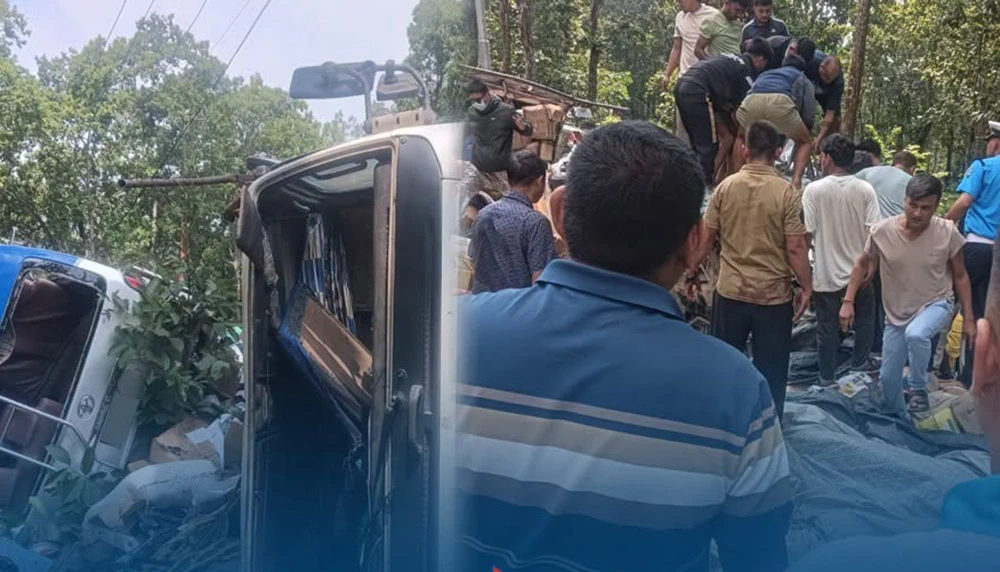 बाँकेमा विद्युतीय भ्यान र मोटरसाइकल ठोक्किँदा ७ जना घाइते