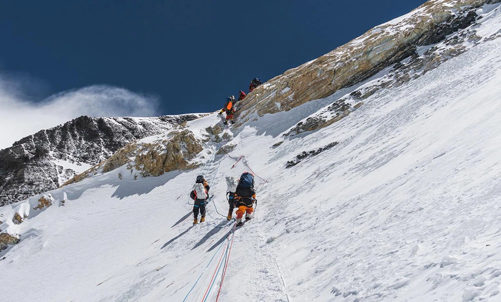 हिमाल आरोहणका लागि ५५ टोलीका ५७९ जनाले लिए आरोहण अनुमति