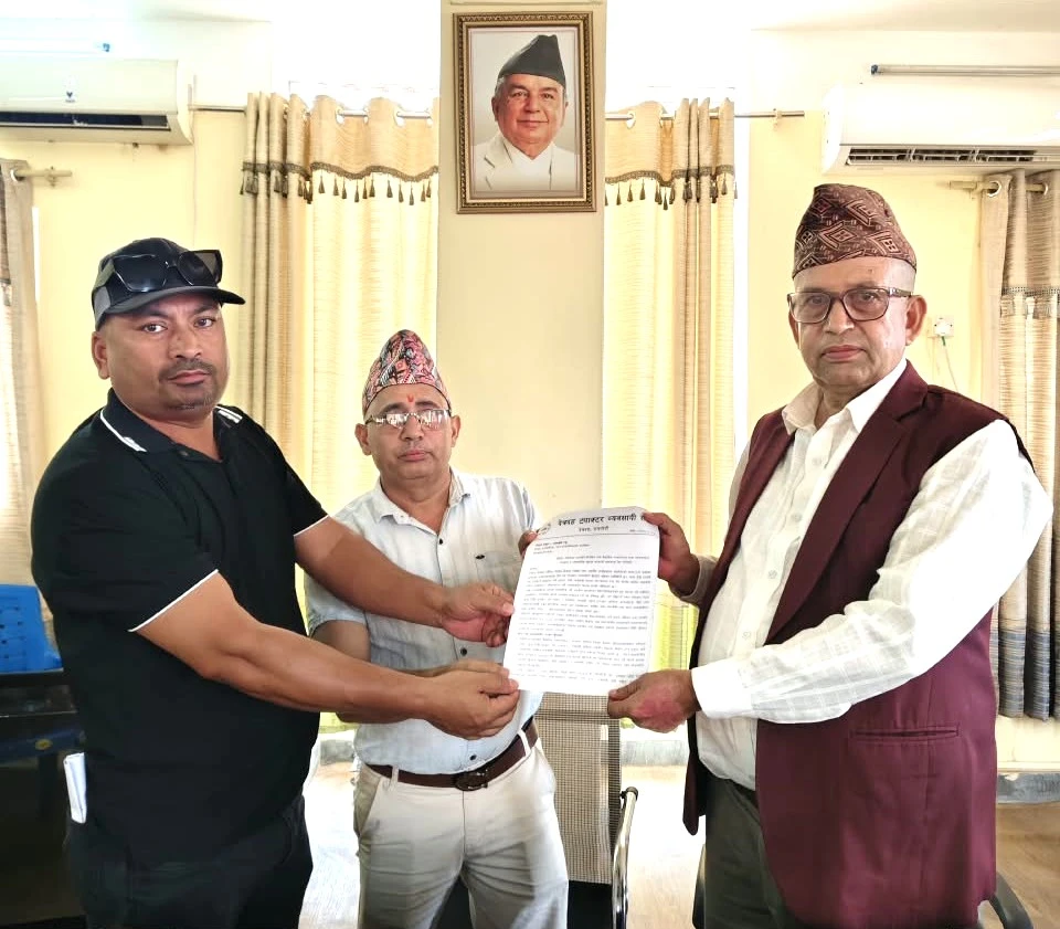 देवदहका ट्याक्टर व्यवसायि आन्दोलित, नगरपालिकामा बुझाए ज्ञापनपत्र