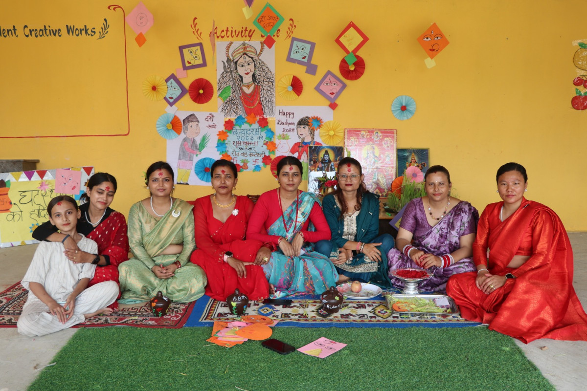 रोजवर्ड मन्टेश्वरीमा शुभकामना आदानप्रदान